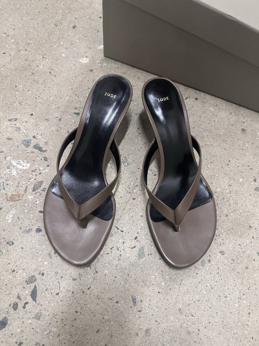 Jude Rooty Sandal in Clay Brown Thong Heels - Picture 5 of 7